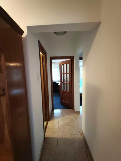 Apartament cu 3 camere decomandat în Berceni
