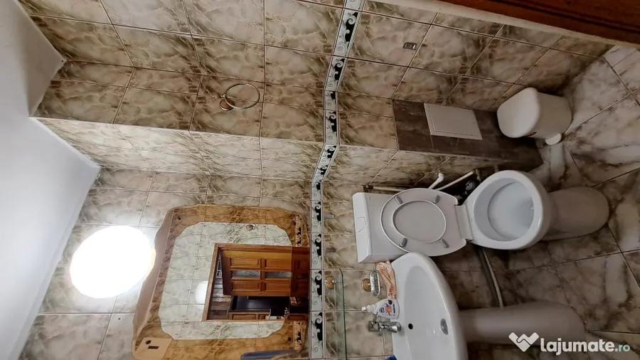 Apartament cu 3 camere decomandat în Exterior Vest