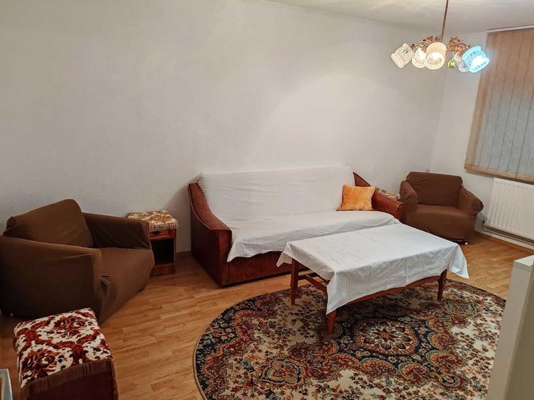 Apartament cu 2 camere decomandat în Vărsătura