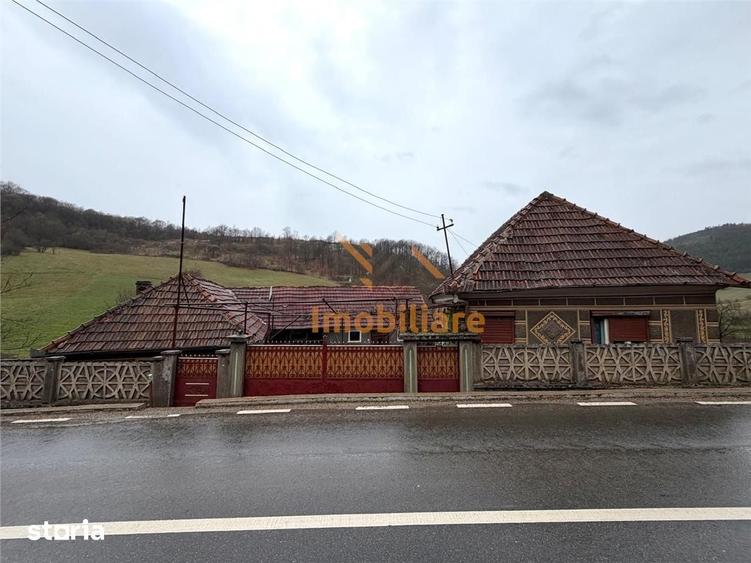 Casă cu 4 camere cu Teren 2846 Mp în Aștileu