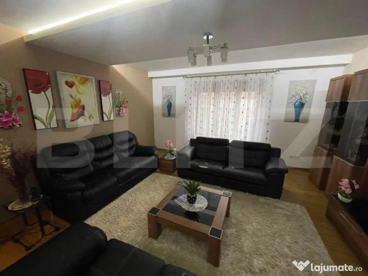 Casă cu 7 camere cu Teren 252 Mp în Semicentral