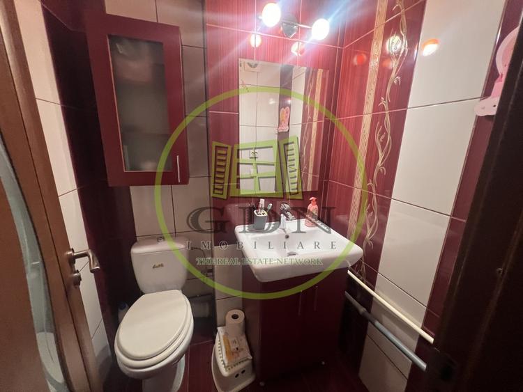 Apartament cu 4 camere decomandat în 1 Mai