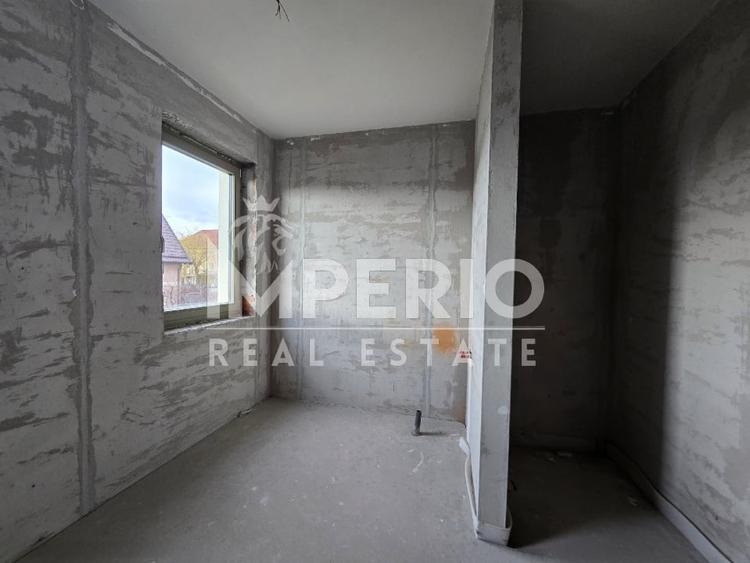 Casă individuală cu 4 camere cu Canalizare în Dâmbul Rotund