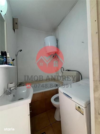 Casă cu 3 camere decomandat cu Teren 355 Mp în Central