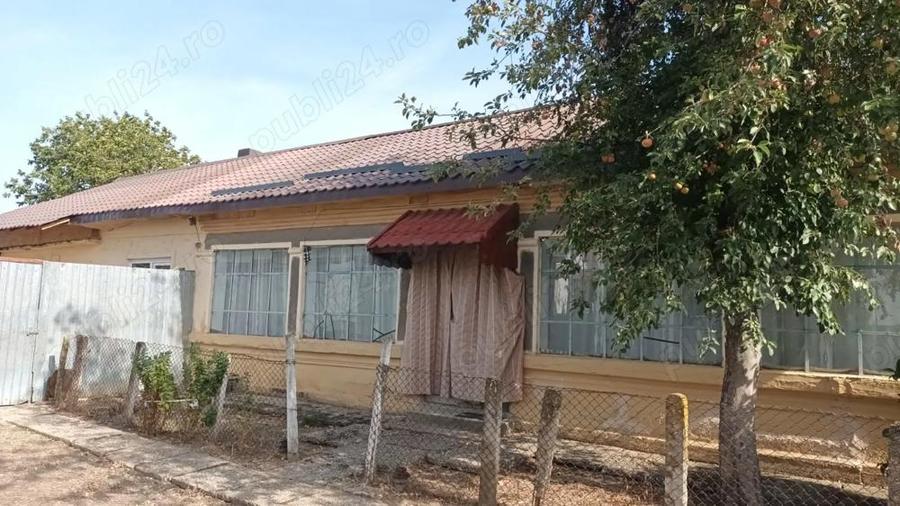 Casă cu 6 camere cu Teren 1300 Mp în Mărunței