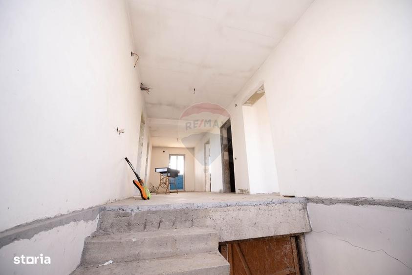 Casă cu 4 camere în Central