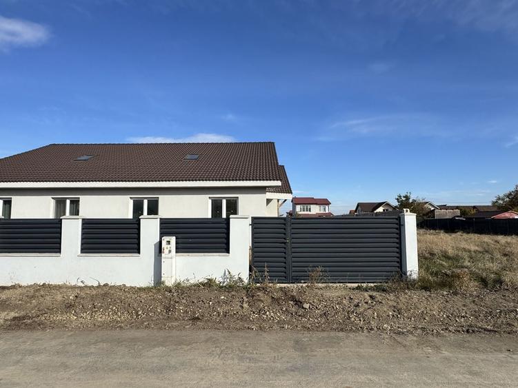 Duplex cu 3 camere cu Canalizare în Dudeștii Noi