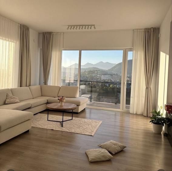 Apartament cu 4 camere în Central