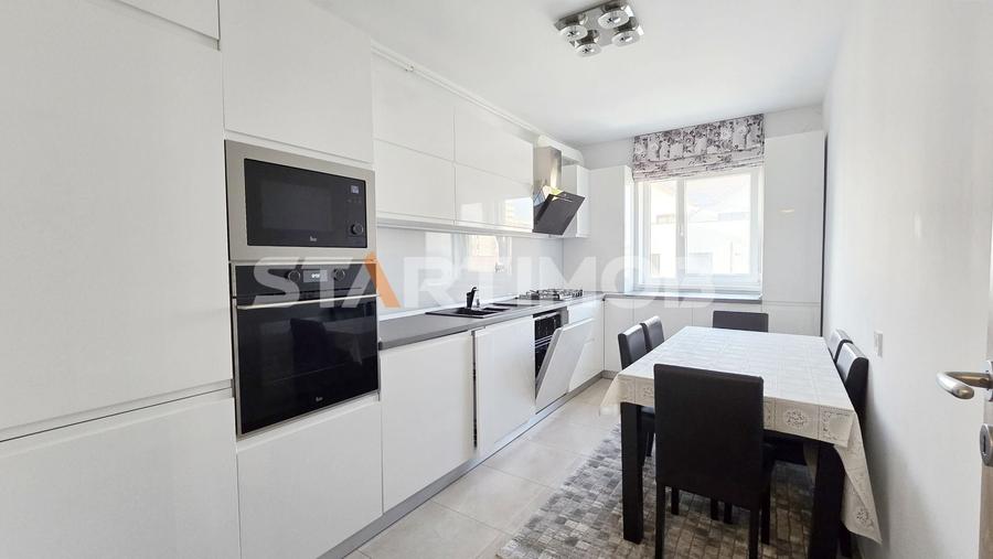 Apartament cu 3 camere decomandat, mobilat în Tractorul