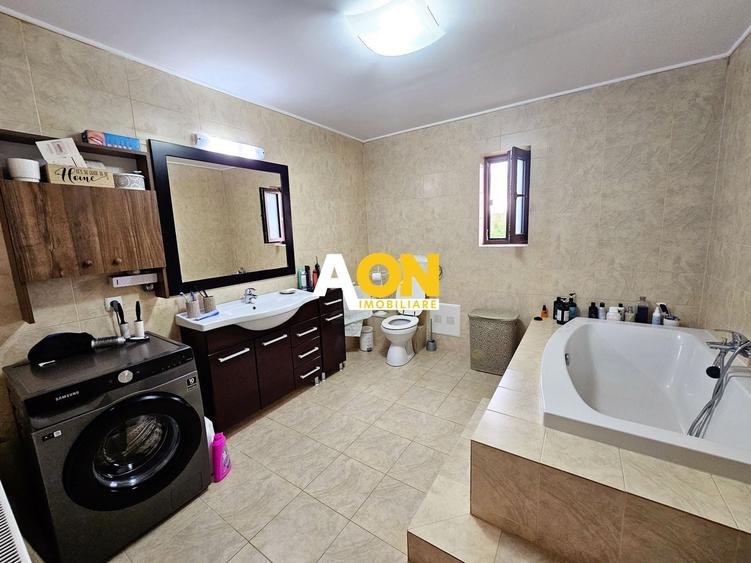 Casă individuală cu 5 camere cu Canalizare în Partoș