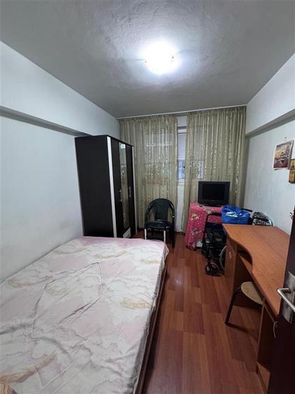 Apartament cu 3 camere decomandat în Berceni