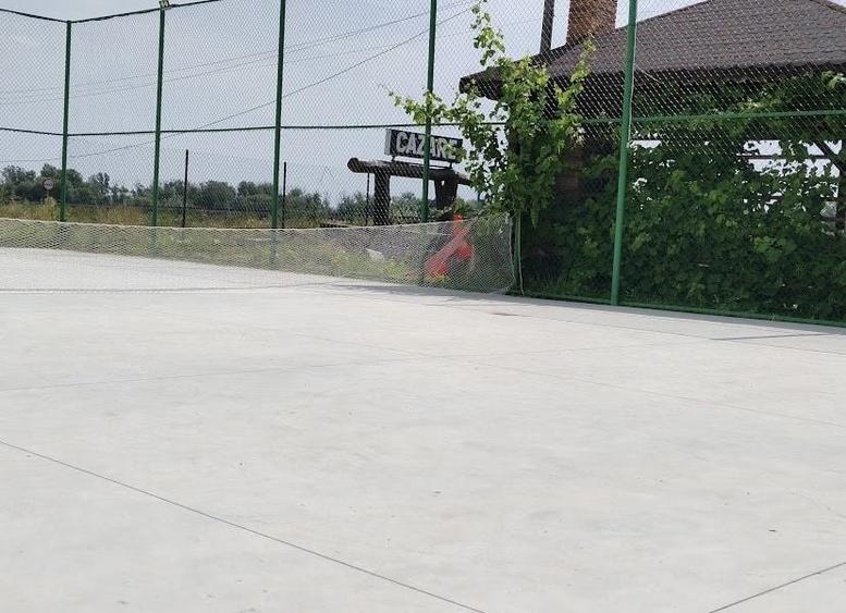 Casă cu 4 camere în Slobozia Oancea