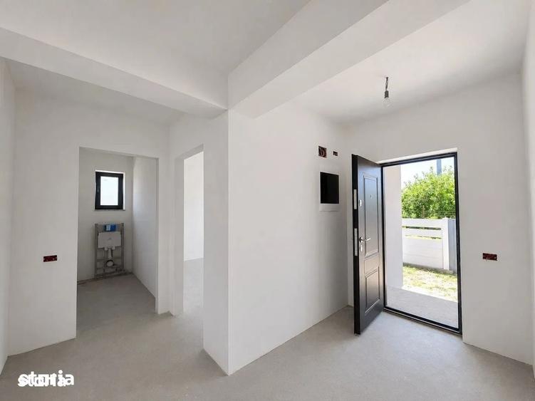 Casă cu 4 camere cu Teren 400 Mp în Domnești