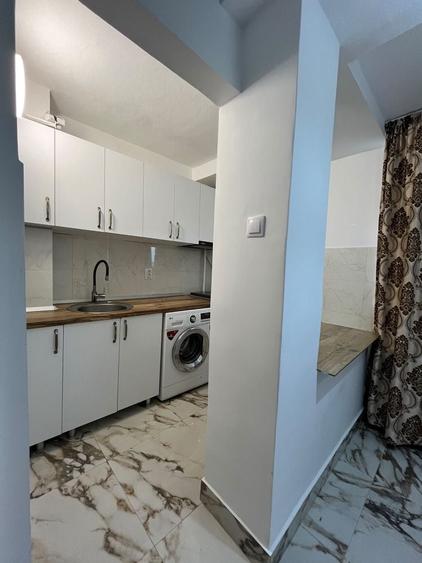 Garsonieră decomandată în Central