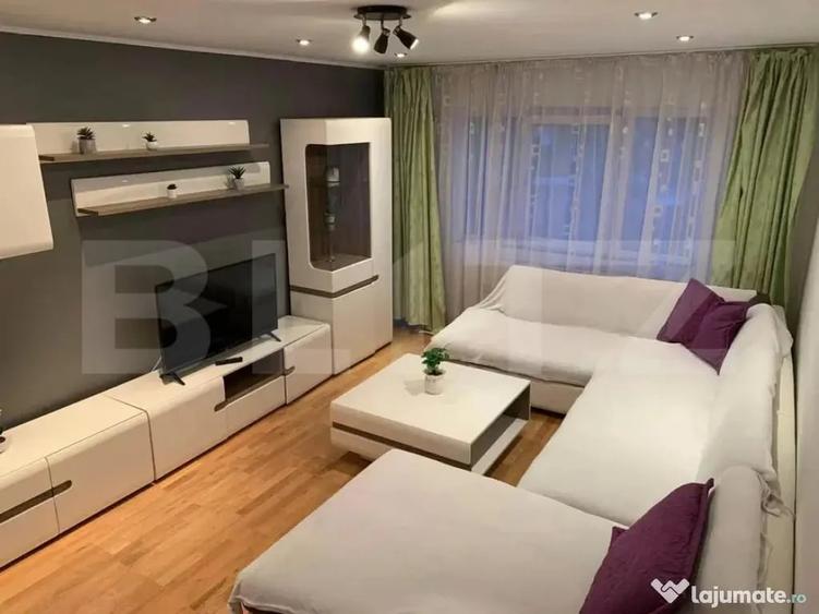 Apartament cu 3 camere decomandat în Central