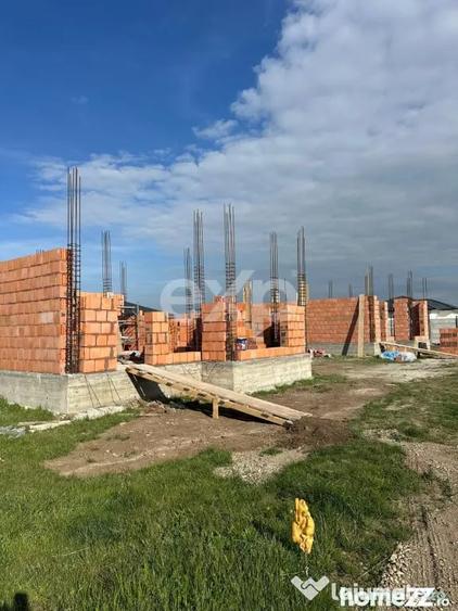Casă cu 4 camere cu Teren 378 Mp în Clinceni