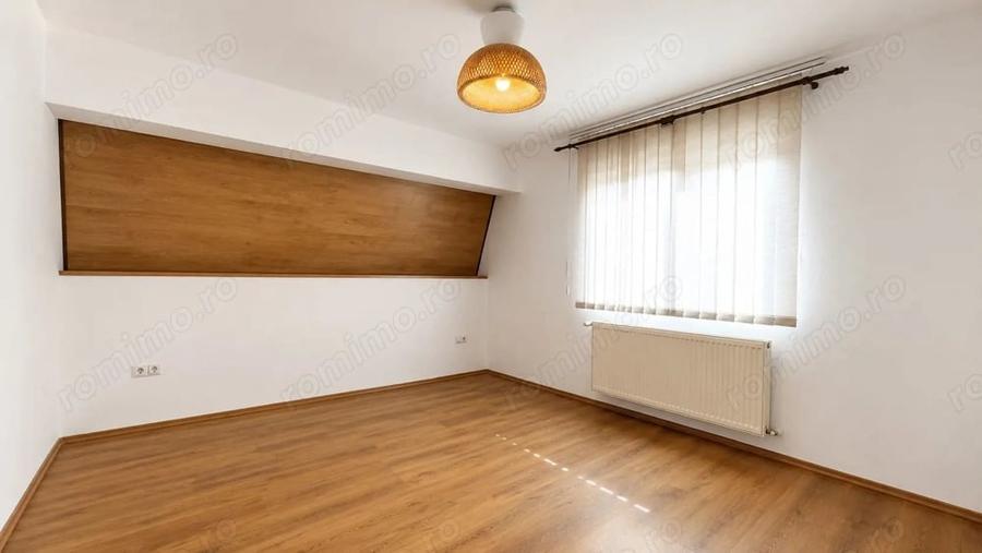 Casă cu 7 camere cu Teren 1800 Mp în Braytim