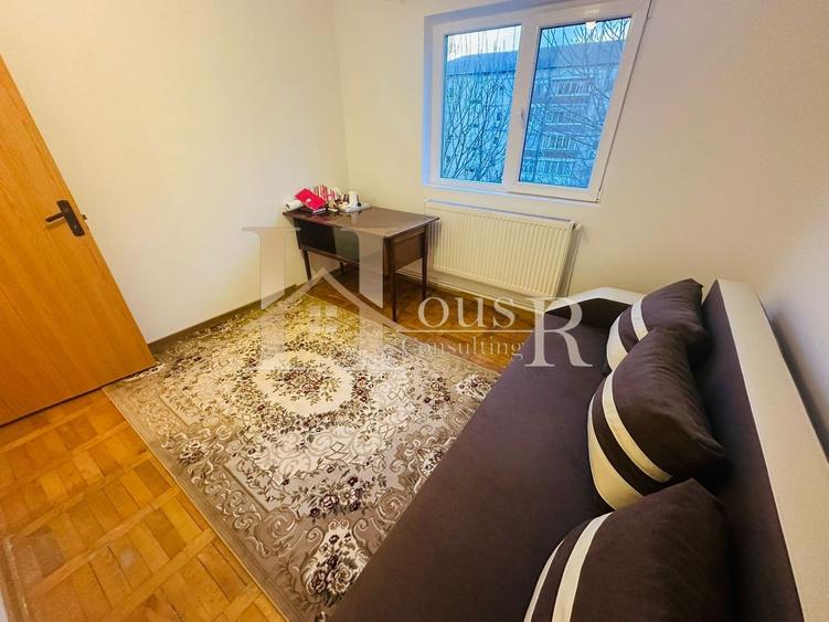 Apartament cu 4 camere decomandat în Girocului