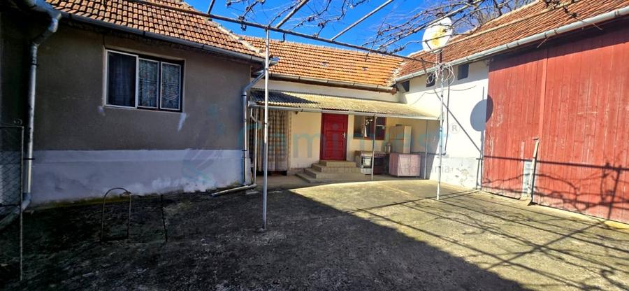 Casă individuală cu 4 camere cu Canalizare în Coșdeni