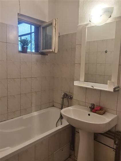 Apartament cu 4 camere semidecomandat în Aurel Vlaicu