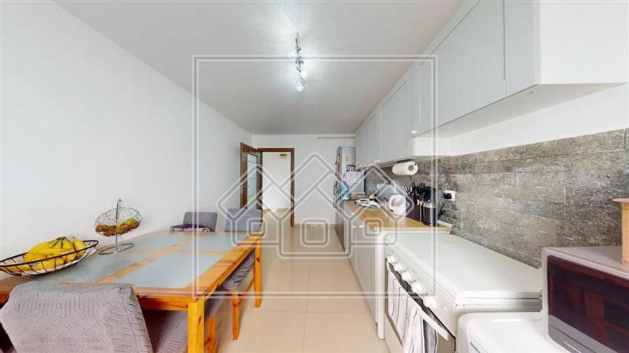 Apartament cu 3 camere decomandat în Șelimbăr