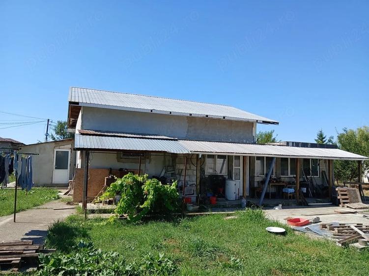 Casă cu Teren 2100 Mp în Ciurea