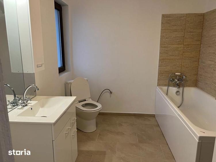 Casă cu 4 camere cu Teren 250 Mp în Ulmi