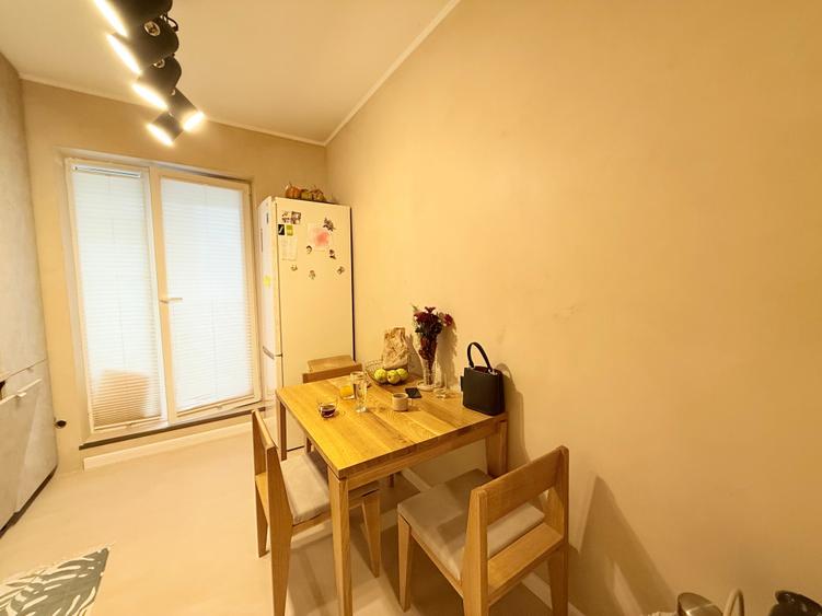 Apartament cu 2 camere decomandat, mobilat în Titan