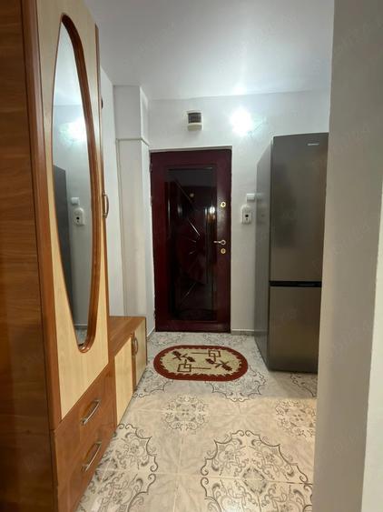 Apartament cu 2 camere semidecomandat în Aeroport