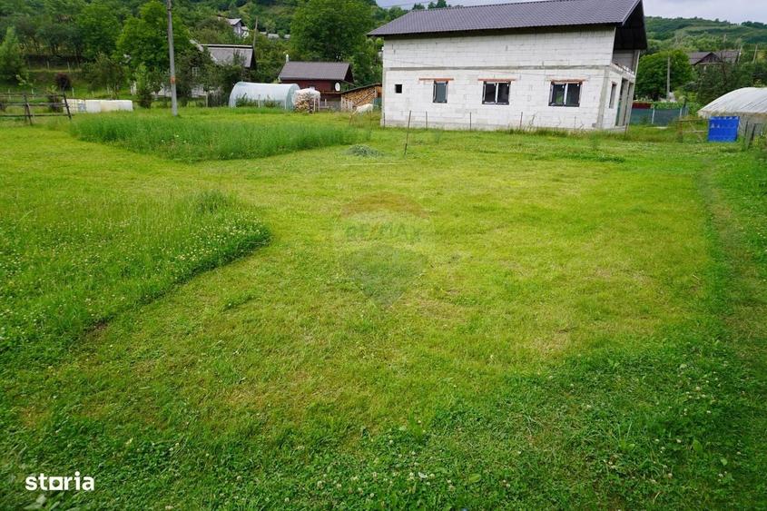 Casă cu 4 camere în Dragomirești