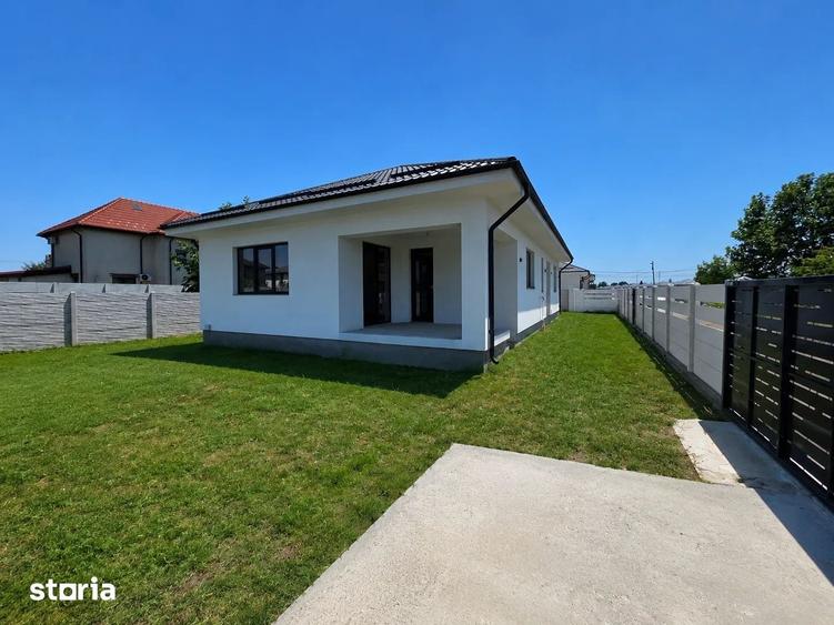 Casă cu 4 camere cu Teren 400 Mp în Domnești