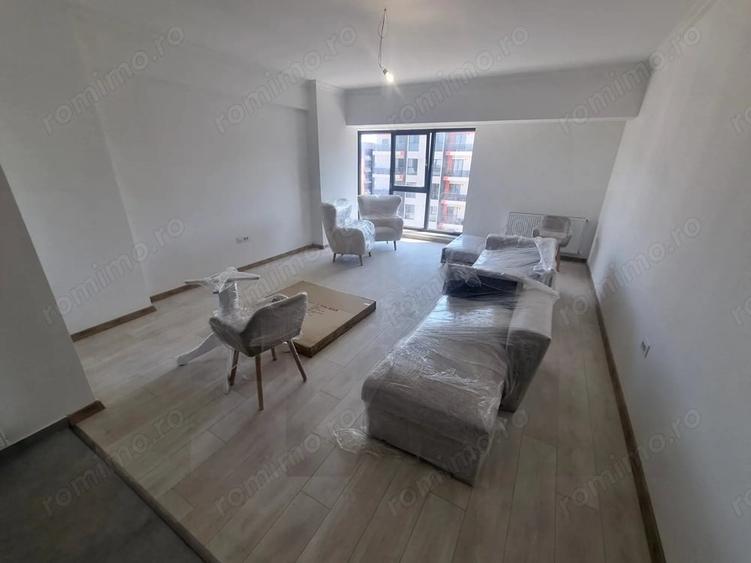 Apartament cu 3 camere decomandat în Energia