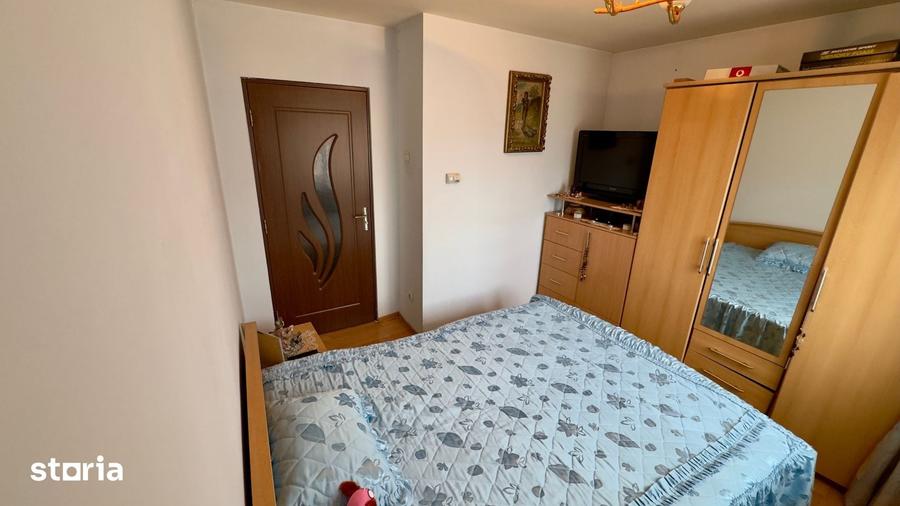 Apartament cu 3 camere decomandat în Cetate