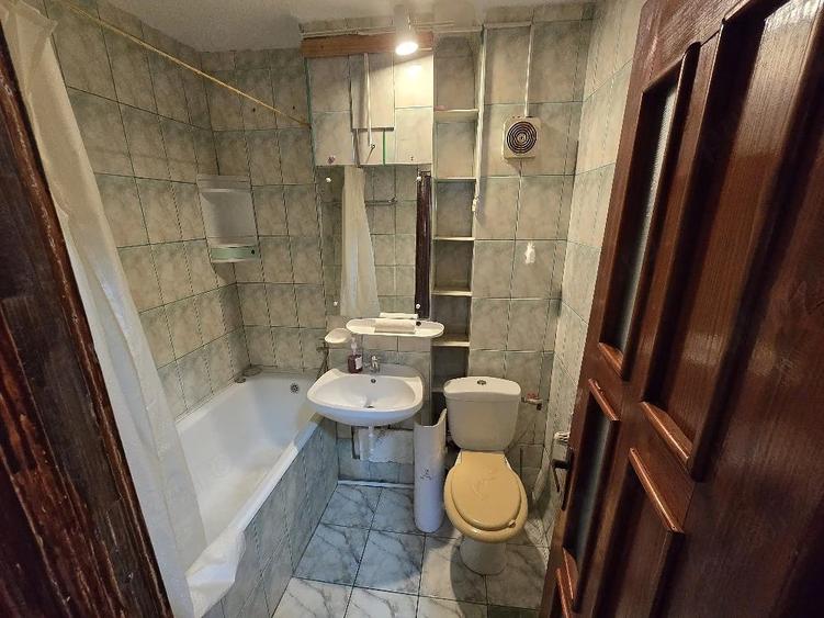Apartament cu 3 camere decomandat în Vest