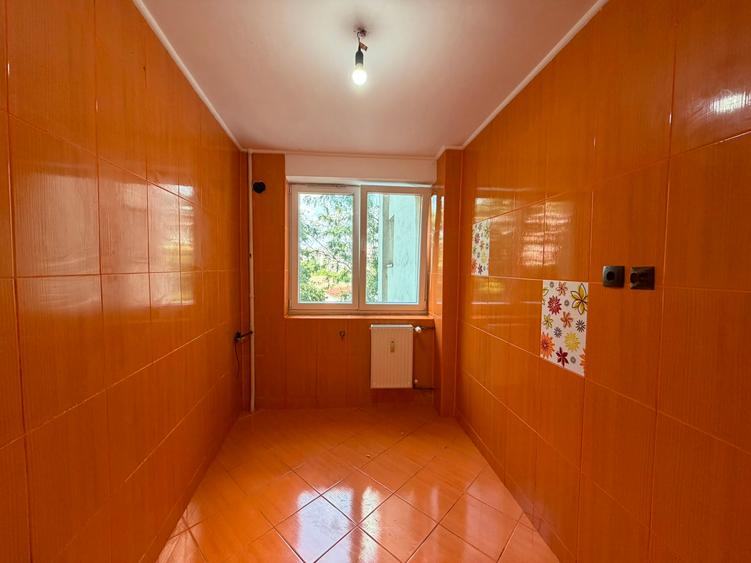 Apartament cu 2 camere decomandat în Titan