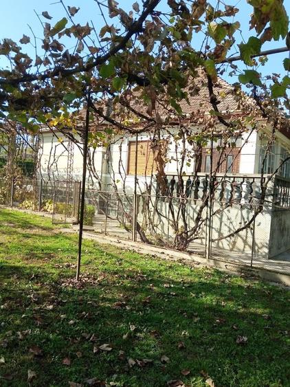 Casă cu 4 camere în Luna