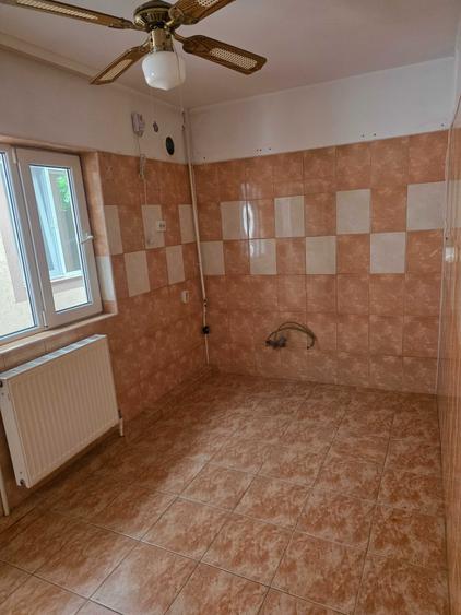 Casă cu 4 camere cu Teren 300 Mp în Dorobanți