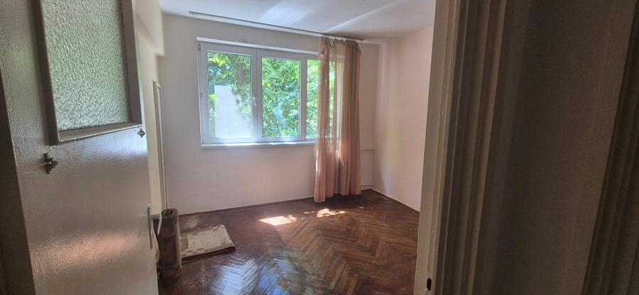 Apartament cu 2 camere semidecomandat în Basarab