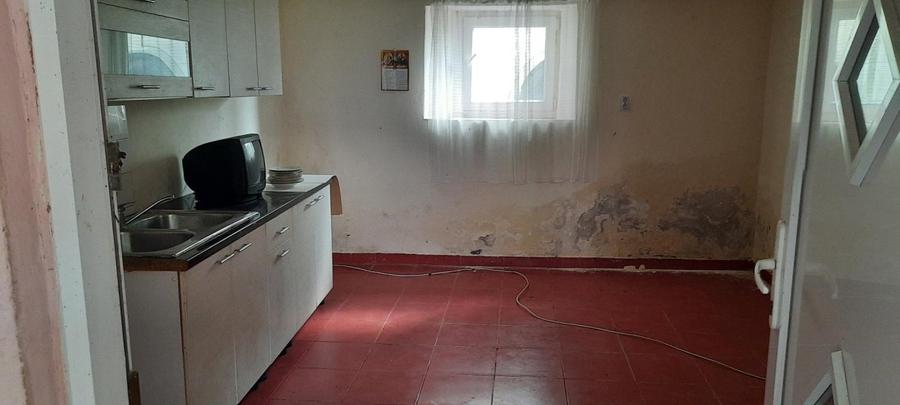 Casă individuală cu 2 camere cu Teren 720 Mp în Poiana Sibiului