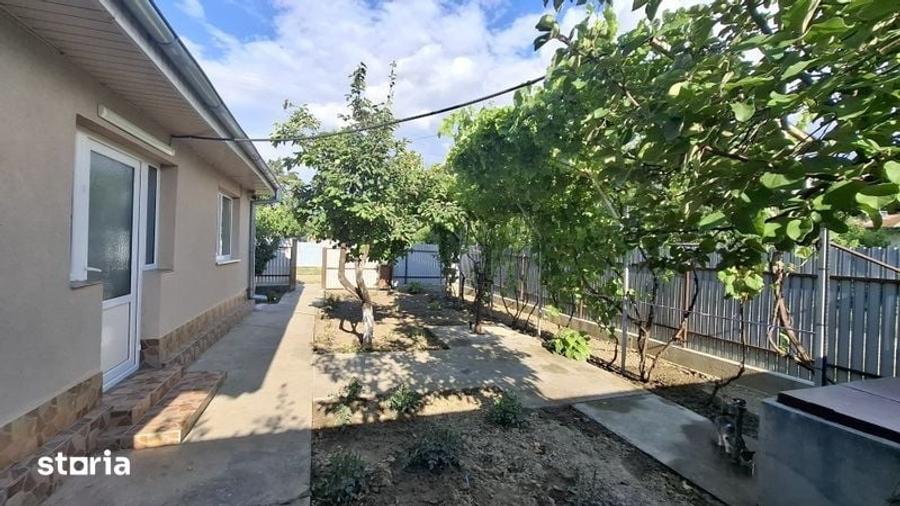 Casă cu 2 camere cu Teren 77 Mp în Salcia