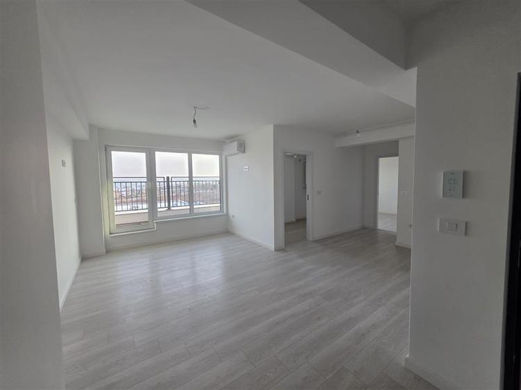Apartament cu 3 camere decomandat în Păcurari