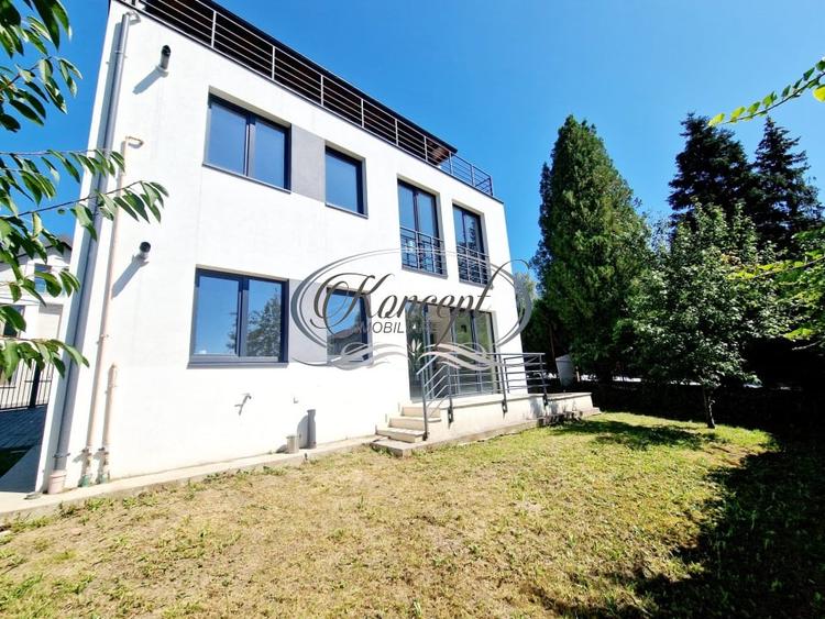 Apartament cu 3 camere semidecomandat, mobilat în Gruia