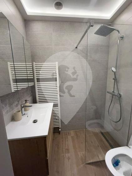 Casă individuală cu 4 camere cu Canalizare în Centrul Istoric