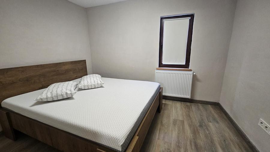Apartament cu 3 camere semidecomandat, mobilat în Central