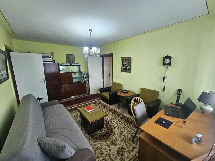 Apartament cu 2 camere semidecomandat în Micro I