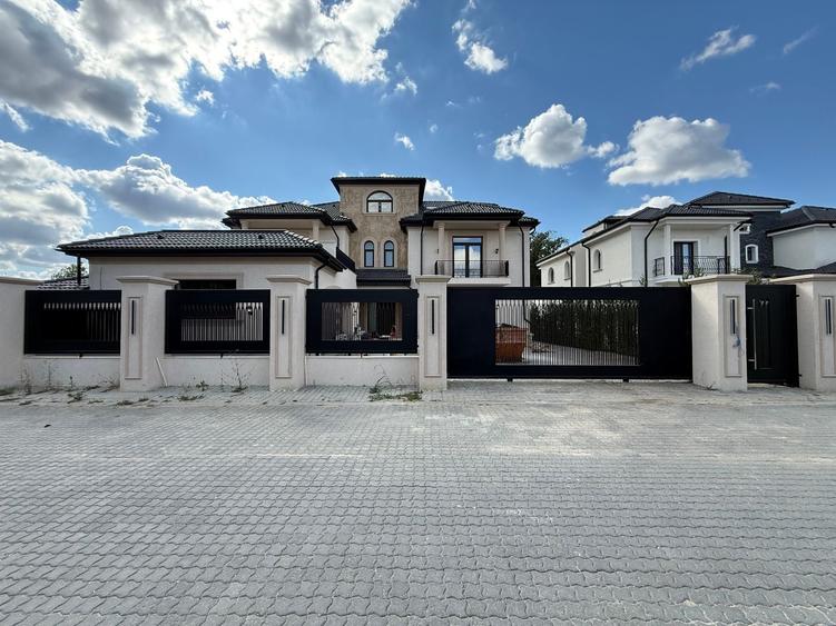 Casă individuală cu 12 camere cu Piscina în Tunari