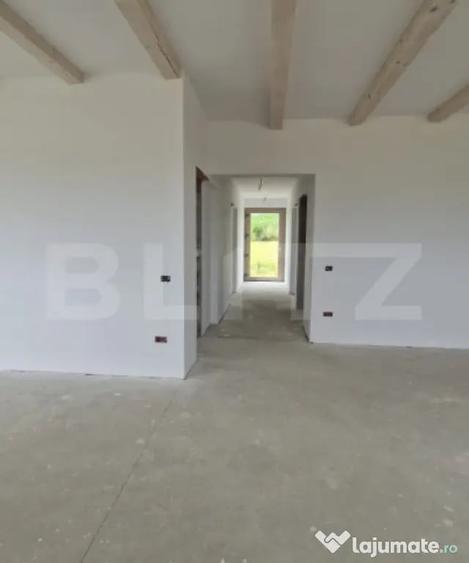 Casă cu 4 camere cu Teren 800 Mp în Bod