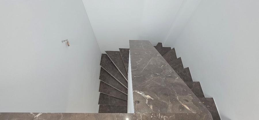 Duplex cu 4 camere cu Canalizare în Giulești