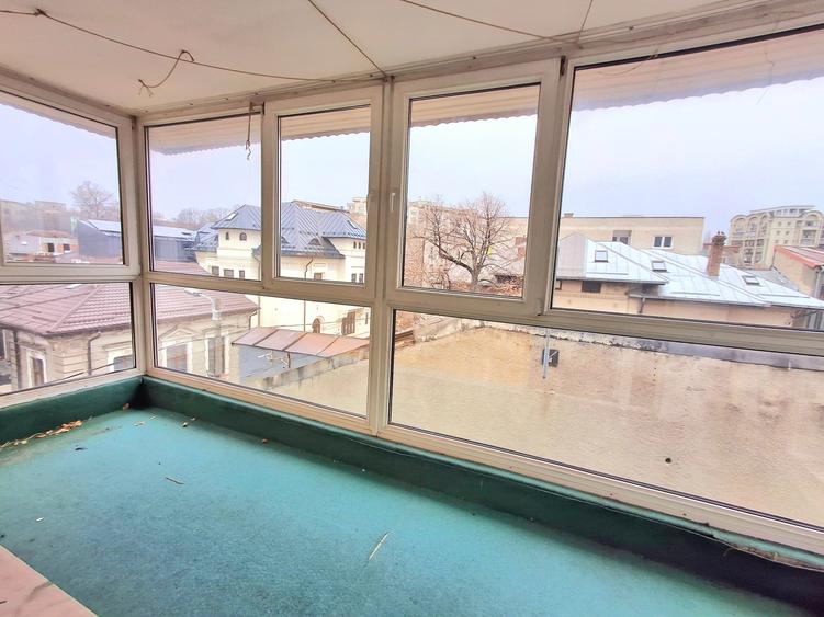 Casă individuală cu 12 camere cu Teren 500 Mp în Unirii