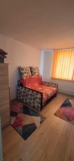 Casă individuală cu 4 camere cu Canalizare în Central